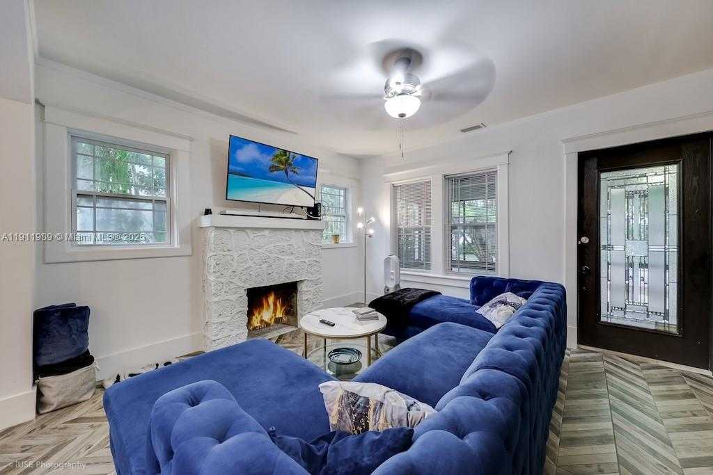 Small Image of 46 NORTH EAST 43RD ST, Miami Number 4