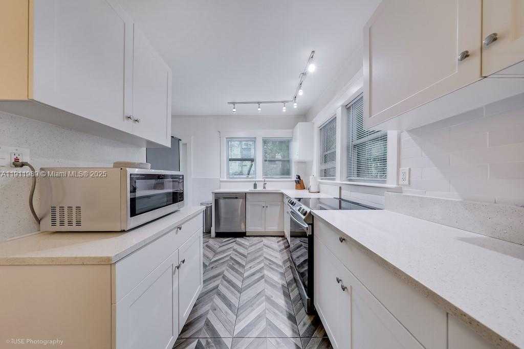 Small Image of 46 NORTH EAST 43RD ST, Miami Number 7