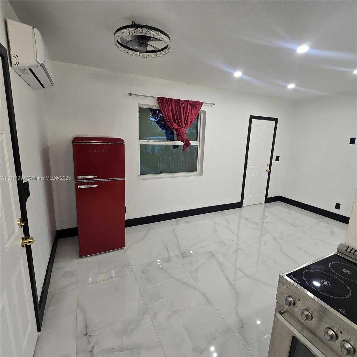 Small Image of 77 NORTH WEST 51ST ST #Rear, Miami Number 4