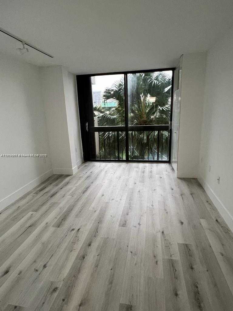 Small Image of 2333 BRICKELL AVE #307, Miami Number 3