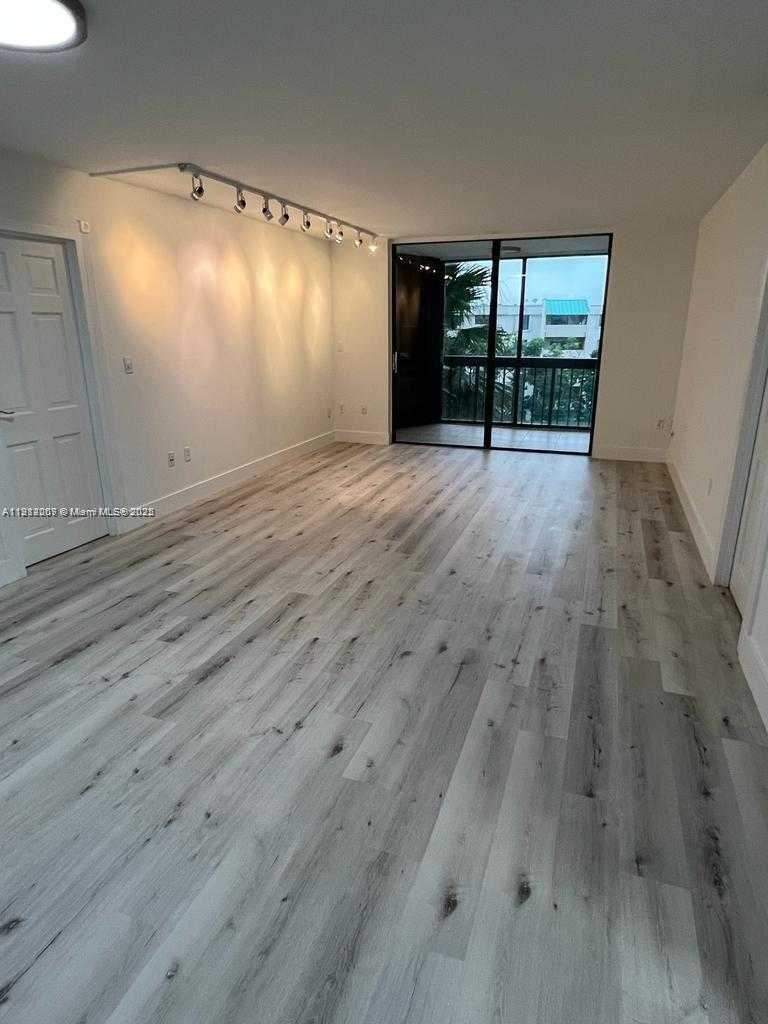 Small Image of 2333 BRICKELL AVE #307, Miami Number 5