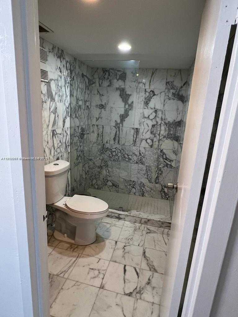 Small Image of 2333 BRICKELL AVE #307, Miami Number 9