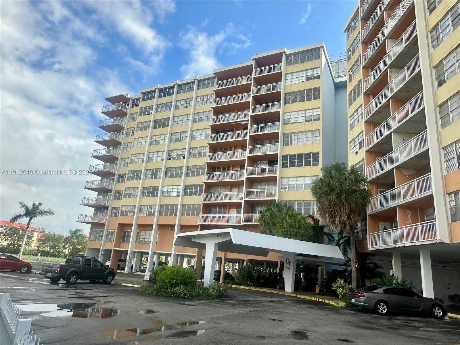 Small Image of 2025 NORTH EAST 164TH ST #706, North Miami Beach Number 2
