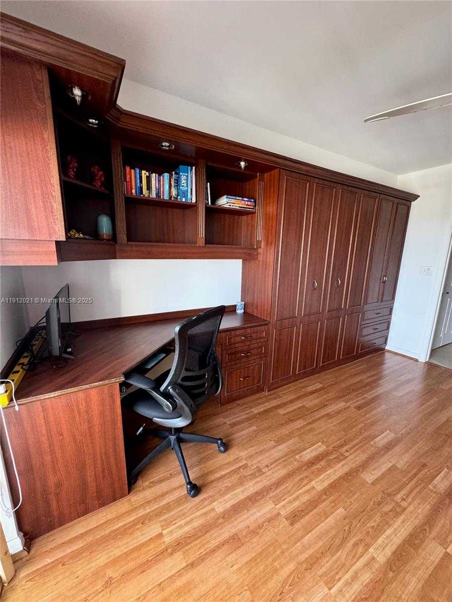 Small Image of 3530 MYSTIC POINTE DR #3111, Aventura Number 19