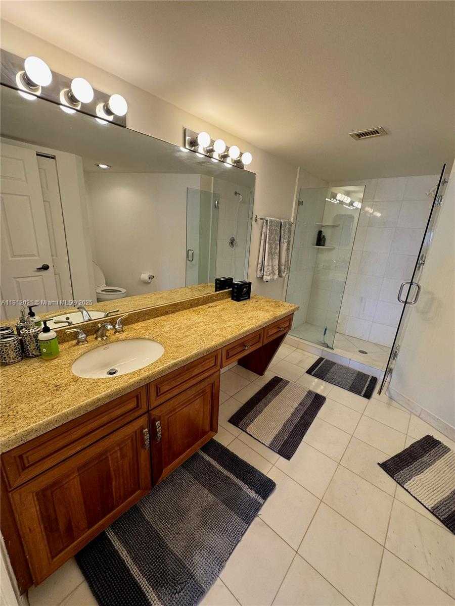 Small Image of 3530 MYSTIC POINTE DR #3111, Aventura Number 20