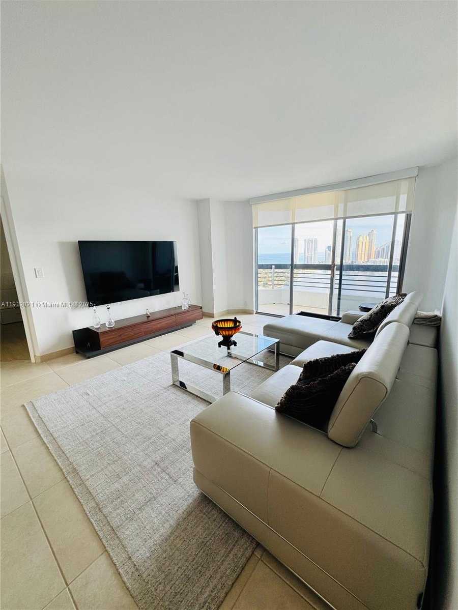 Small Image of 3530 MYSTIC POINTE DR #3111, Aventura Number 4