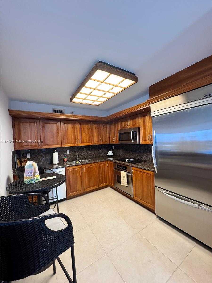 Small Image of 3530 MYSTIC POINTE DR #3111, Aventura Number 7