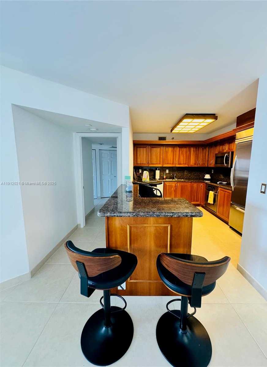 Small Image of 3530 MYSTIC POINTE DR #3111, Aventura Number 8