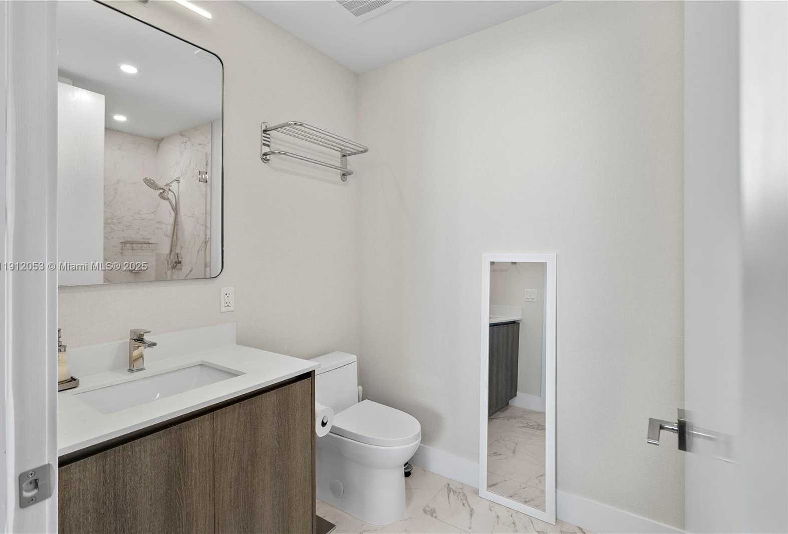 Small Image of 17550 COLLINS AVE #1404, Sunny Isles Beach Number 11