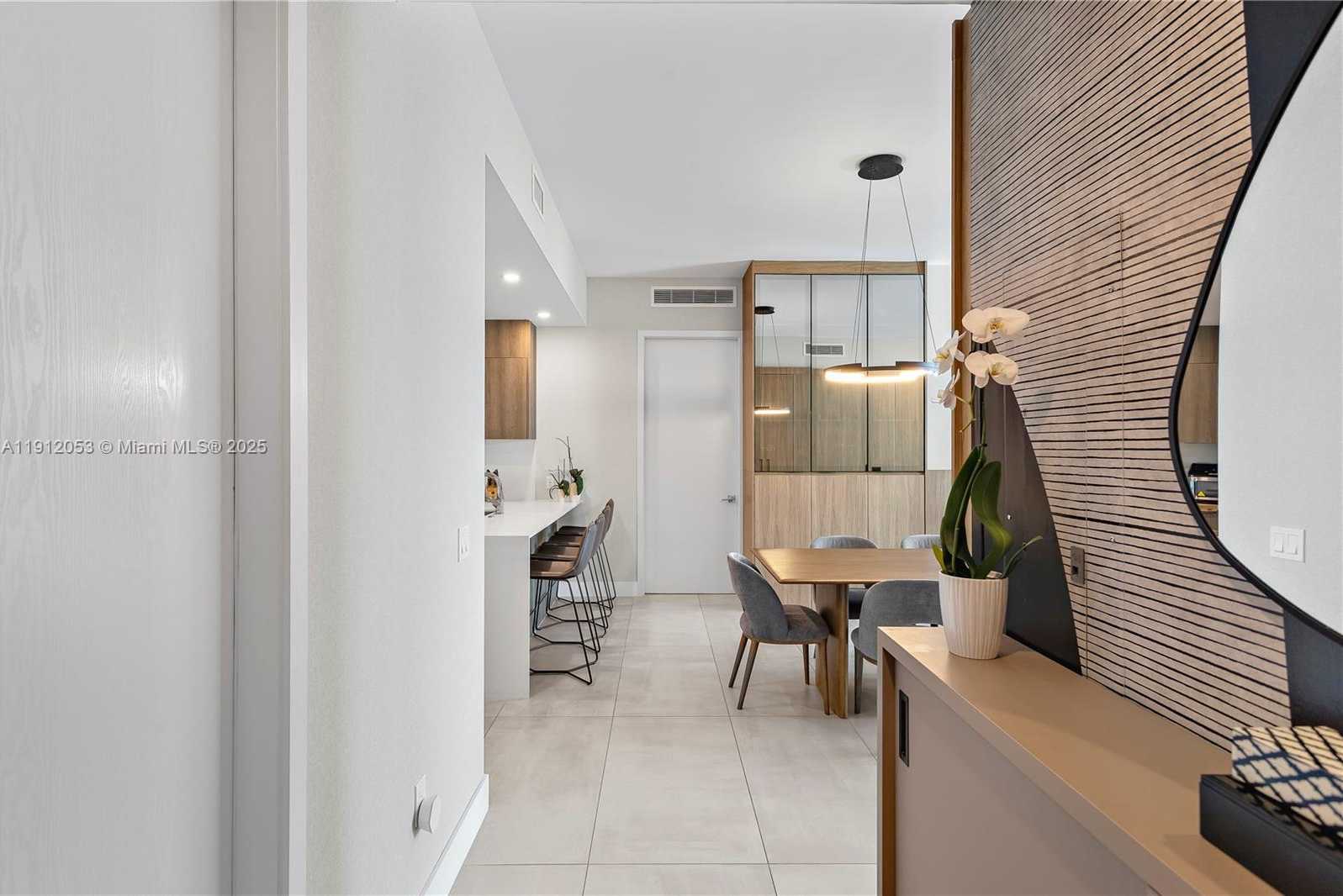 Small Image of 17550 COLLINS AVE #1404, Sunny Isles Beach Number 4