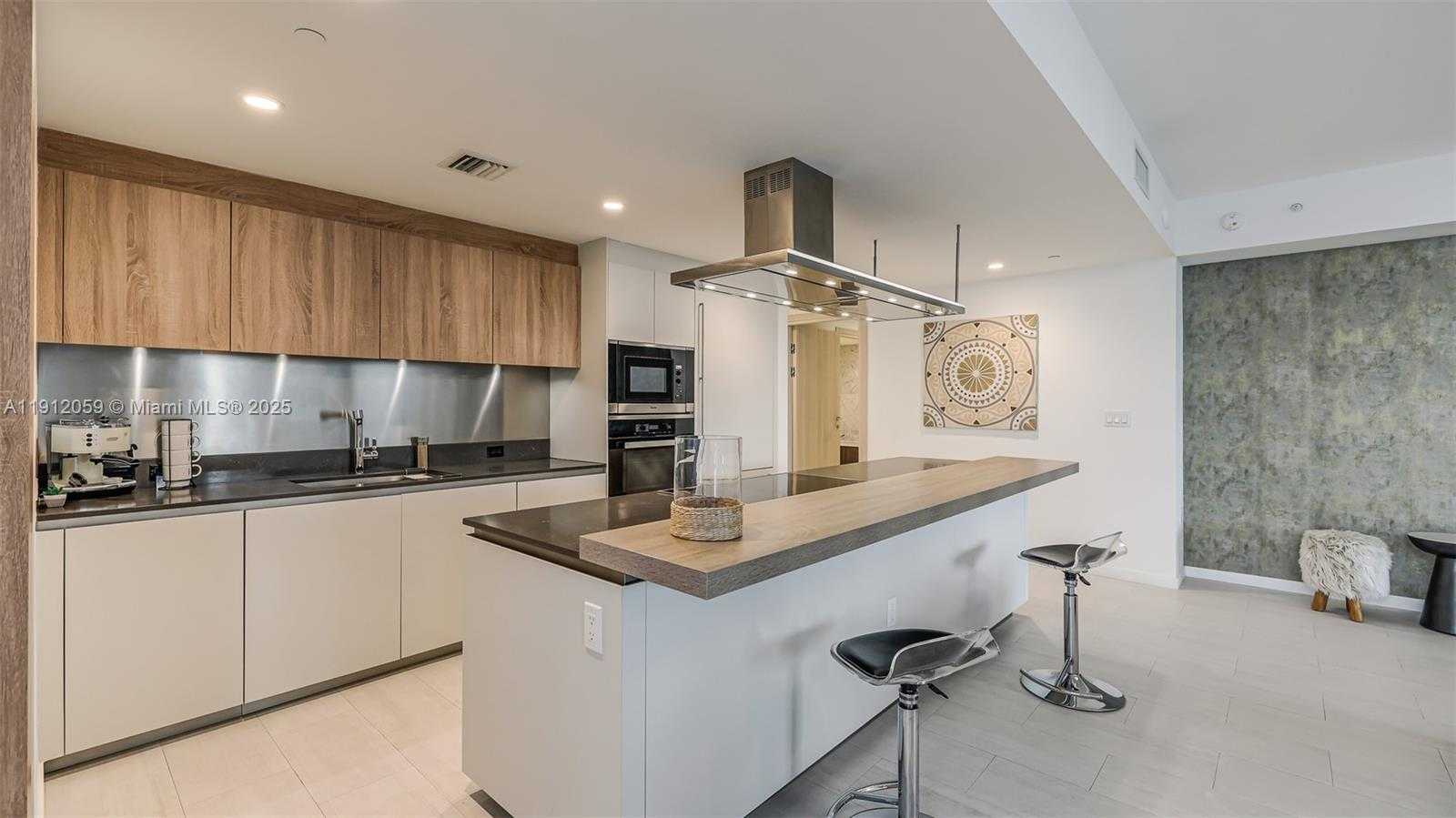 Small Image of 1000 BRICKELL PLZ #3002, Miami Number 16