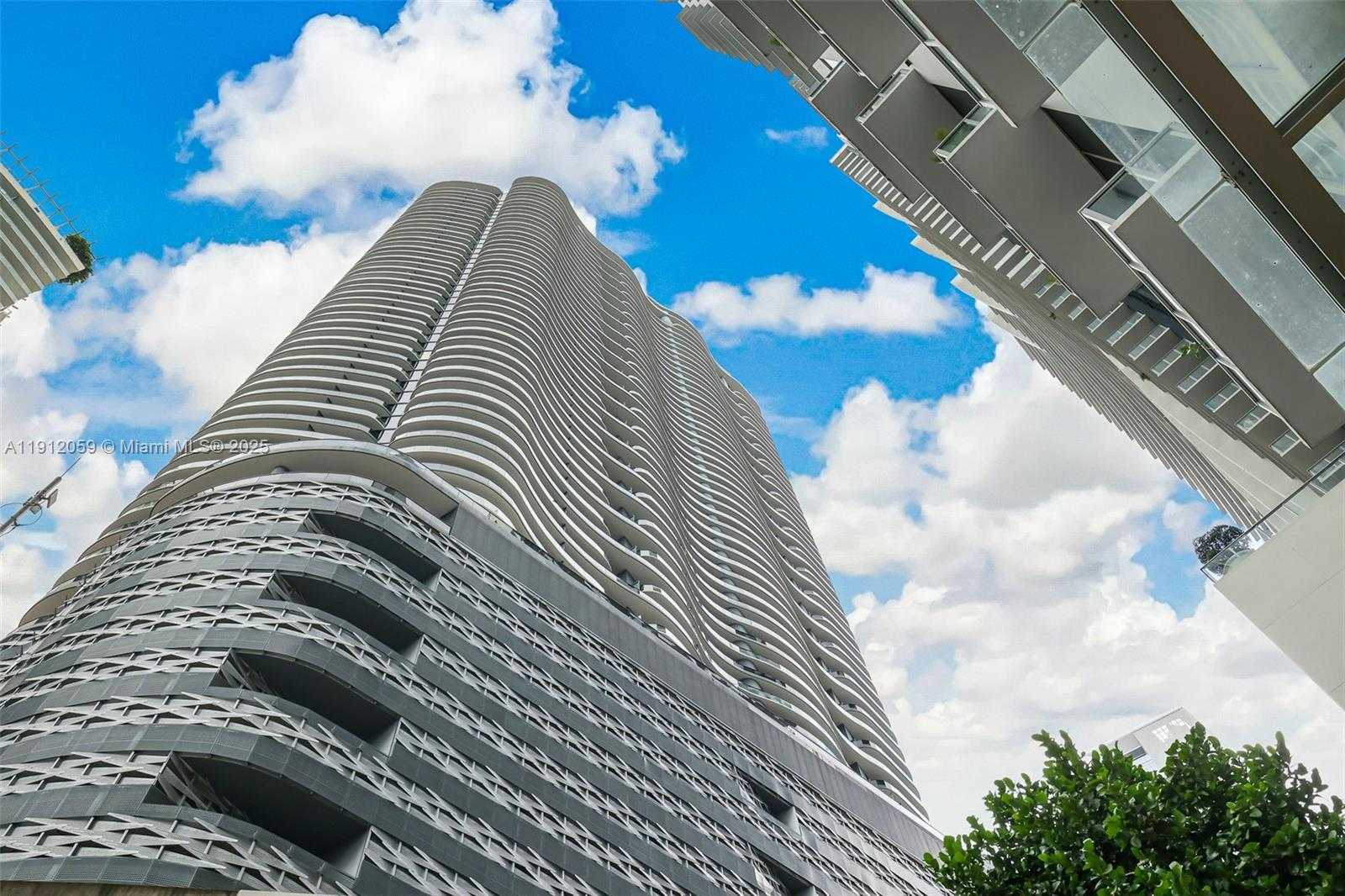 Small Image of 1000 BRICKELL PLZ #3002, Miami Number 2