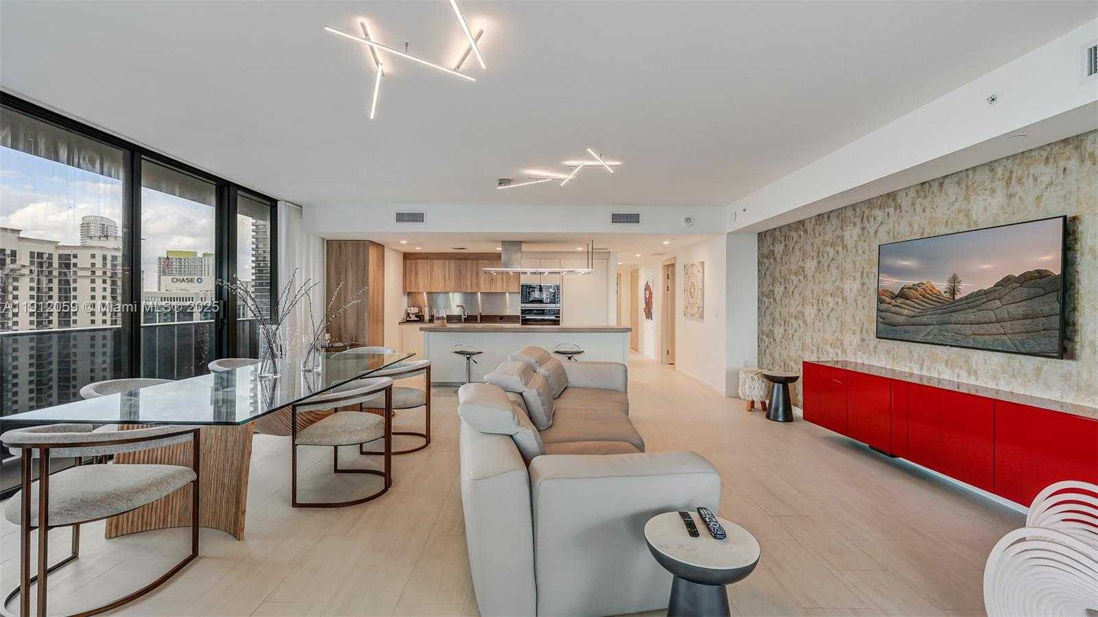 Small Image of 1000 BRICKELL PLZ #3002, Miami Number 23