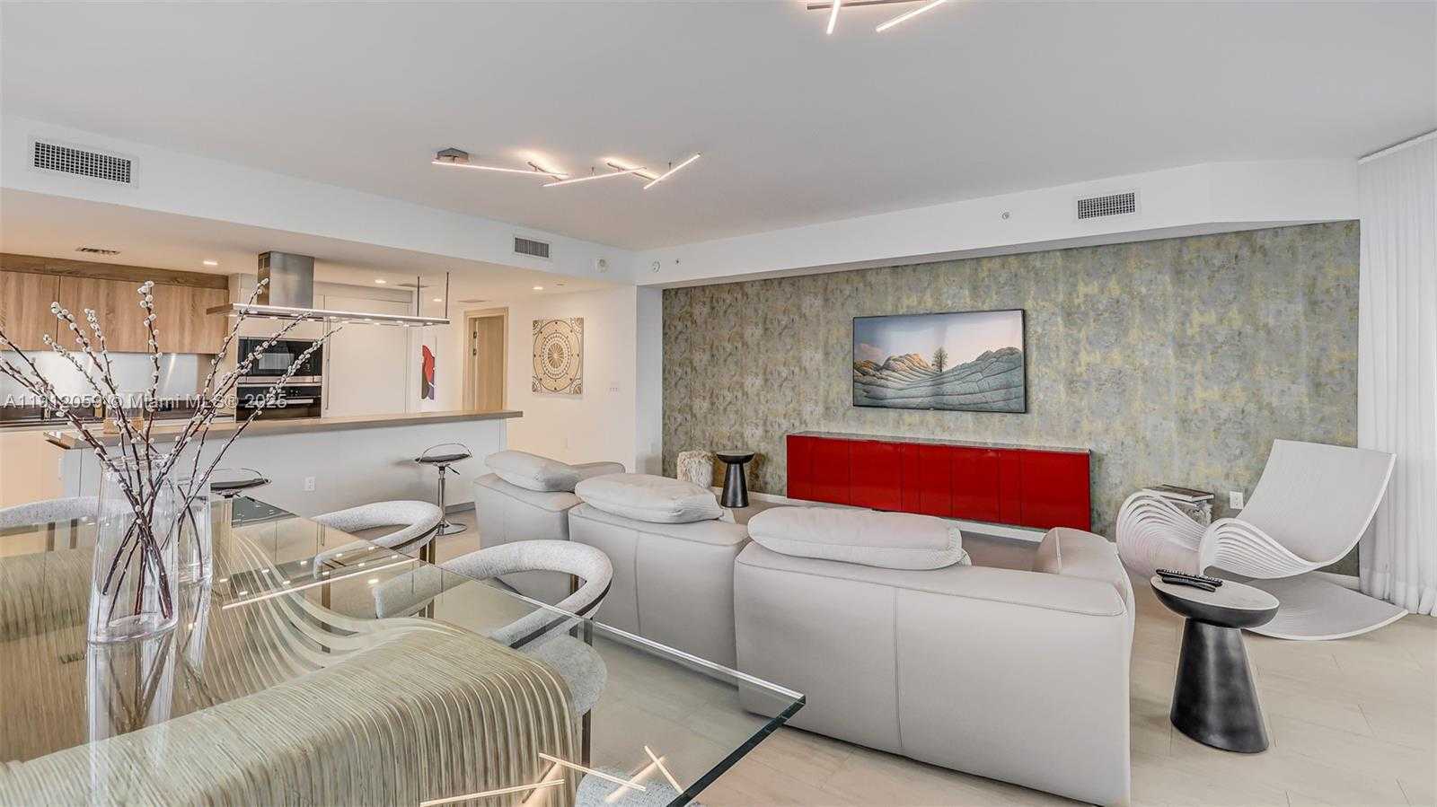 Small Image of 1000 BRICKELL PLZ #3002, Miami Number 25