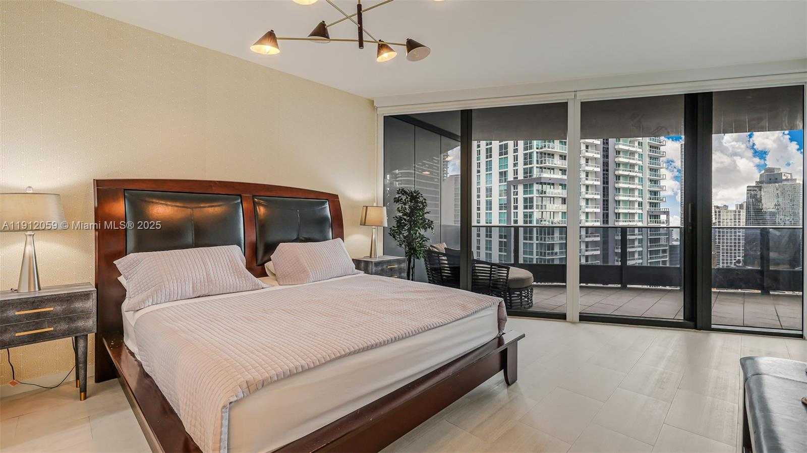 Small Image of 1000 BRICKELL PLZ #3002, Miami Number 26