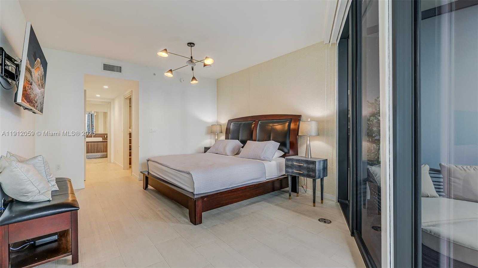 Small Image of 1000 BRICKELL PLZ #3002, Miami Number 27