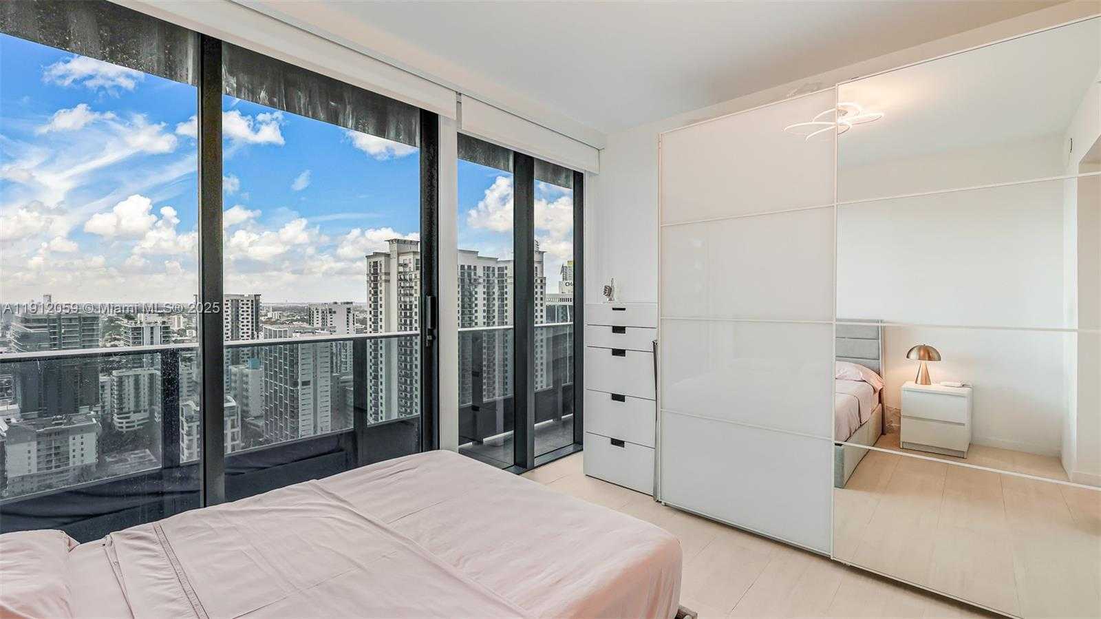 Small Image of 1000 BRICKELL PLZ #3002, Miami Number 36