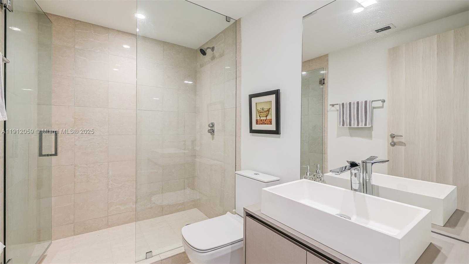 Small Image of 1000 BRICKELL PLZ #3002, Miami Number 37