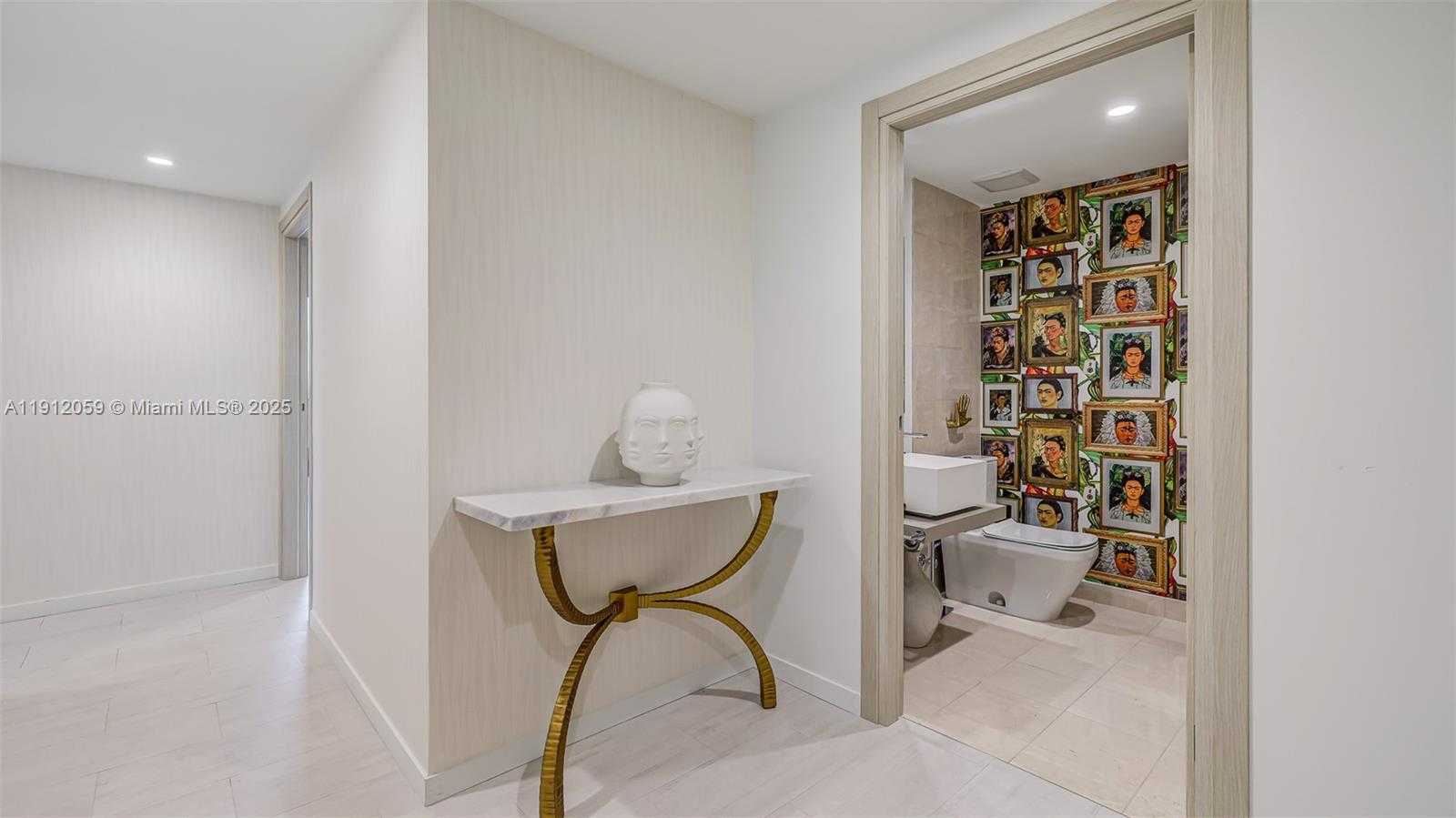 Small Image of 1000 BRICKELL PLZ #3002, Miami Number 9