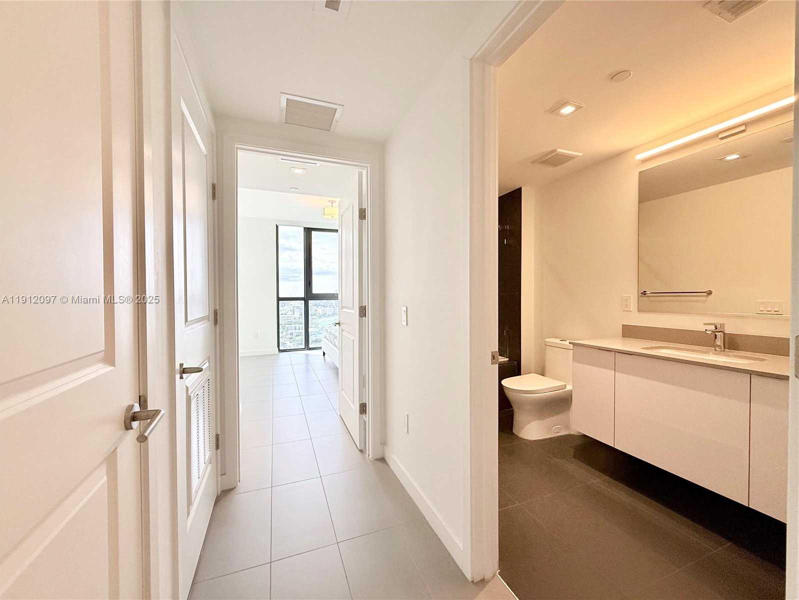 Small Image of 1600 NORTH EAST 1ST AVE #3210, Miami Number 25