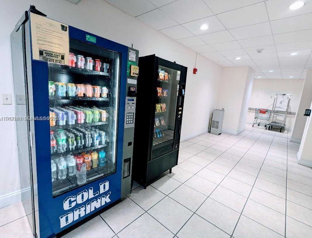 Small Image of 2655 COLLINS AVE #2108, Miami Beach Number 26