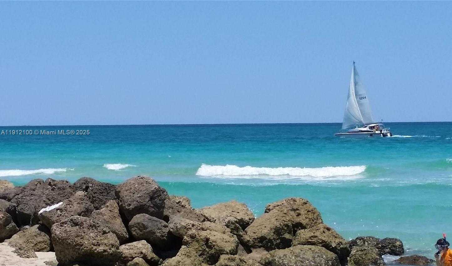 Small Image of 2655 COLLINS AVE #2108, Miami Beach Number 4