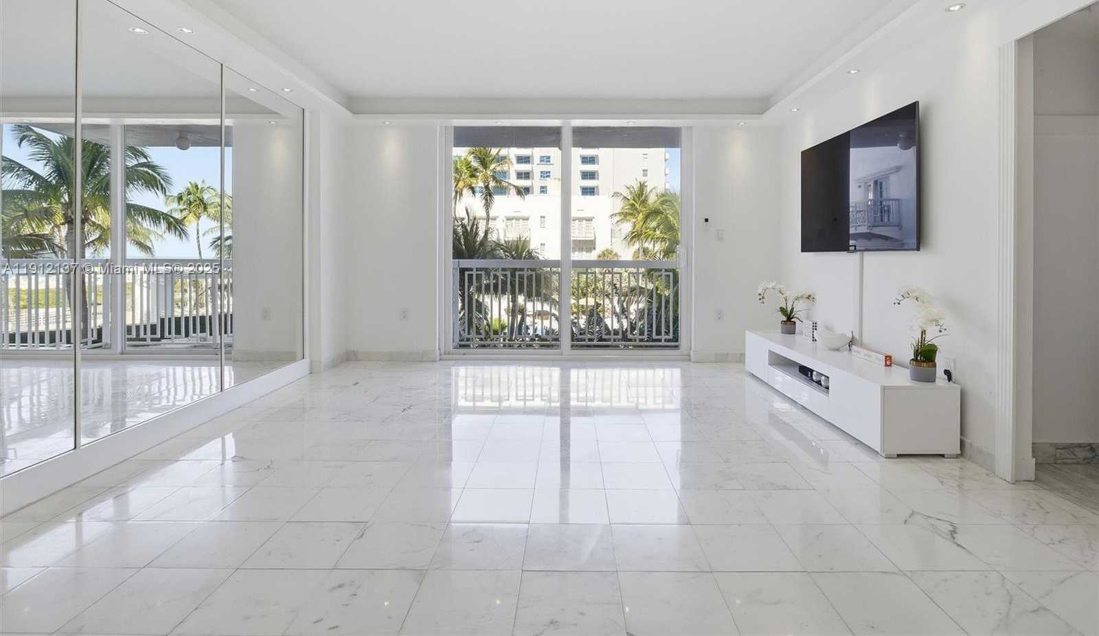 Small Image of 401 OCEAN DR #319, Miami Beach Number 11