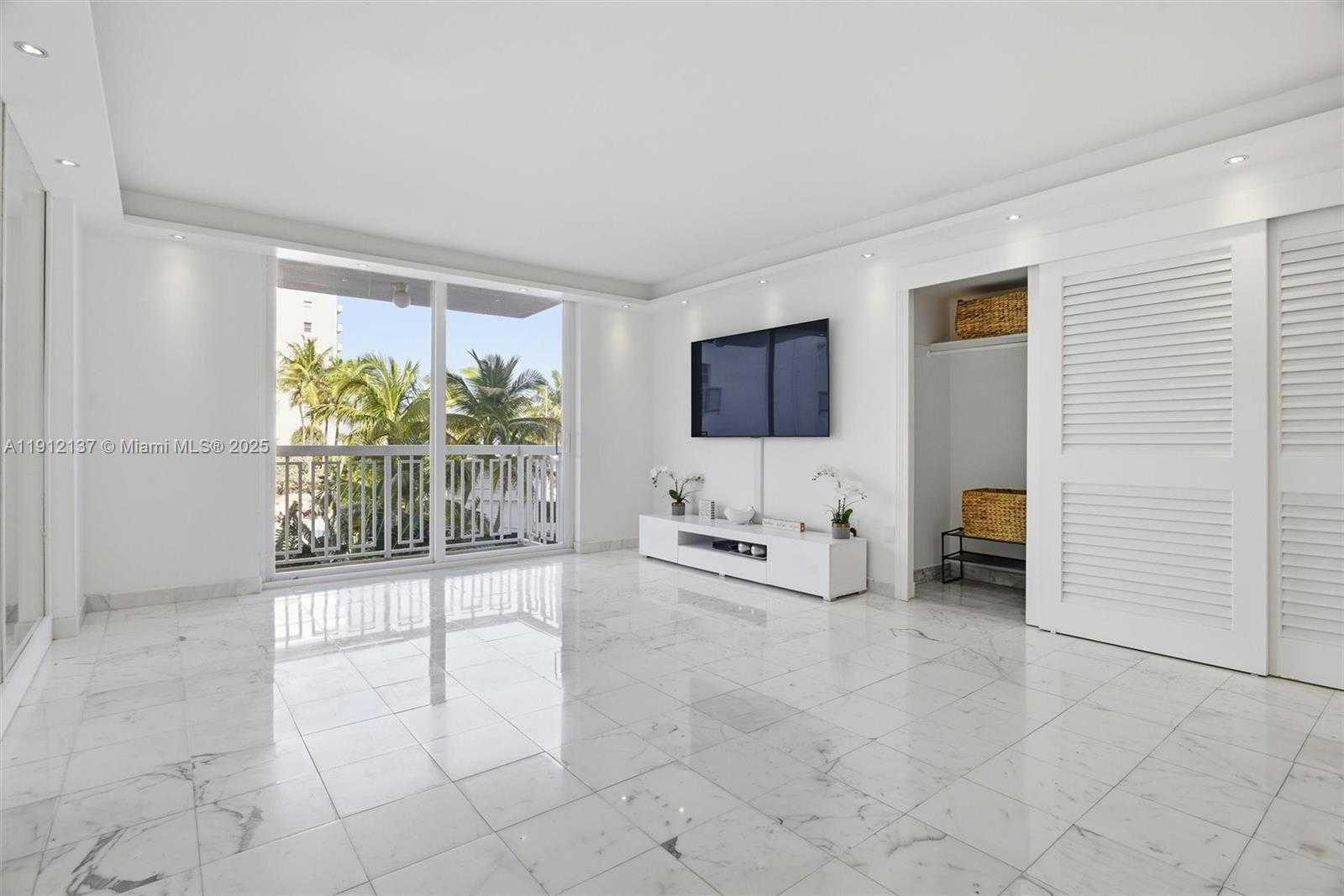 Small Image of 401 OCEAN DR #319, Miami Beach Number 12