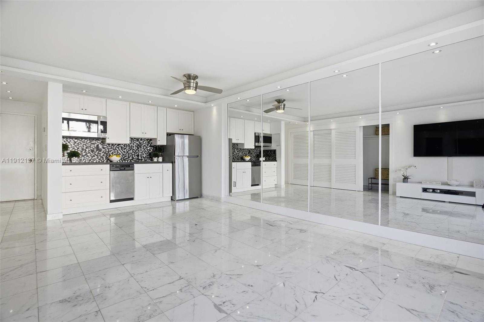 Small Image of 401 OCEAN DR #319, Miami Beach Number 13