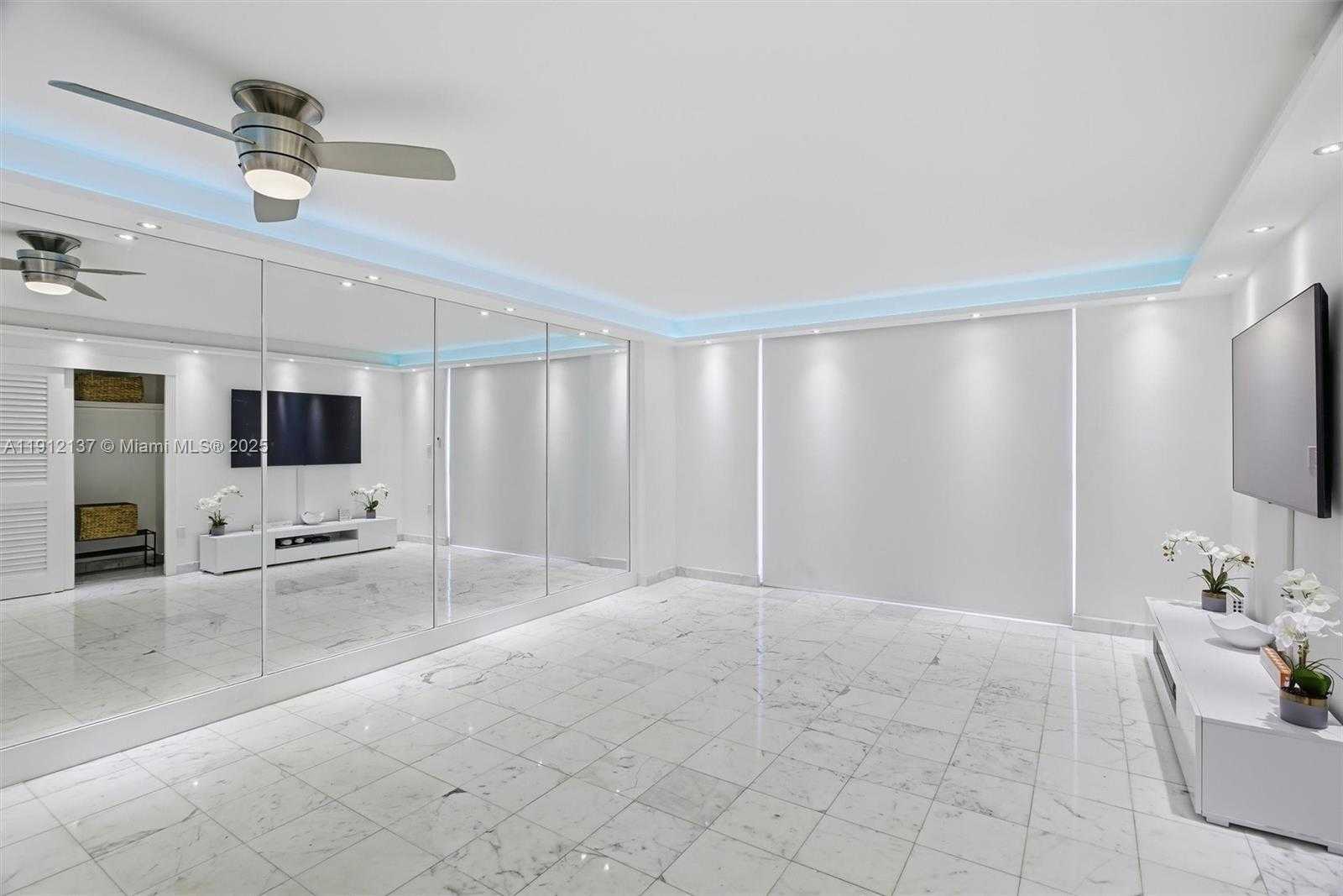 Small Image of 401 OCEAN DR #319, Miami Beach Number 16
