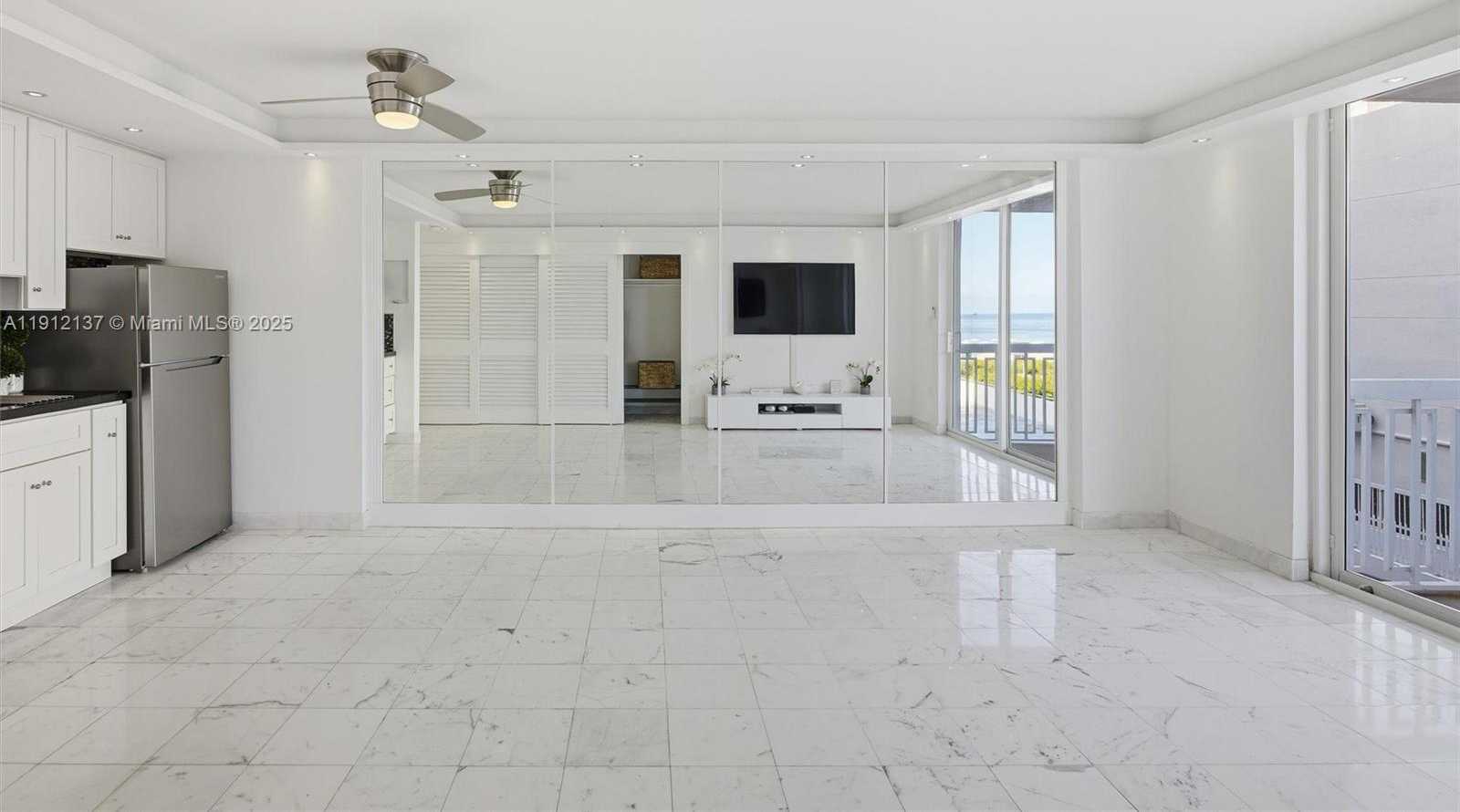 Small Image of 401 OCEAN DR #319, Miami Beach Number 17