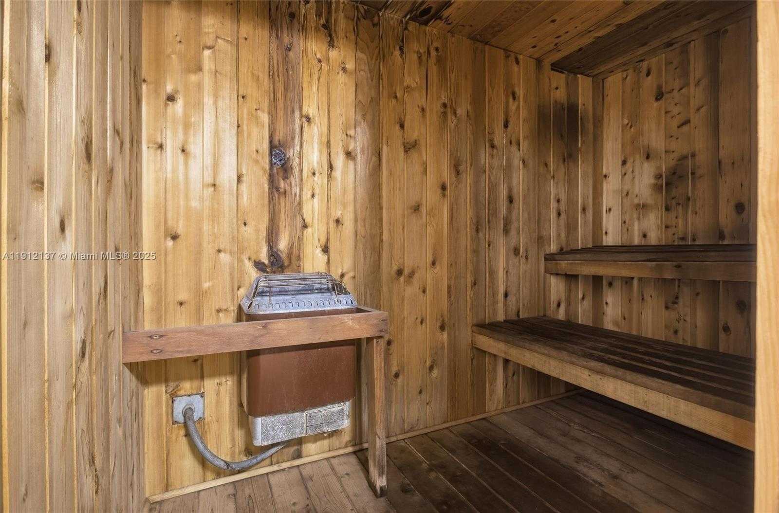 Small Image of 401 OCEAN DR #319, Miami Beach Number 36