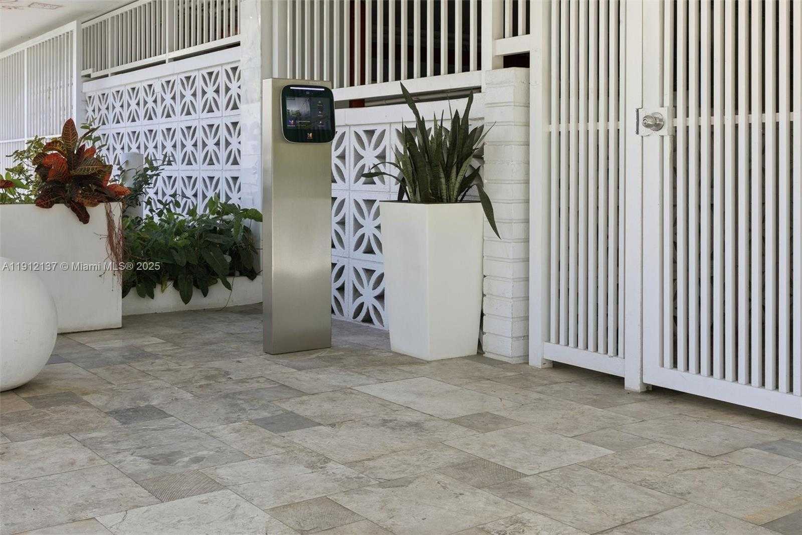 Small Image of 401 OCEAN DR #319, Miami Beach Number 47