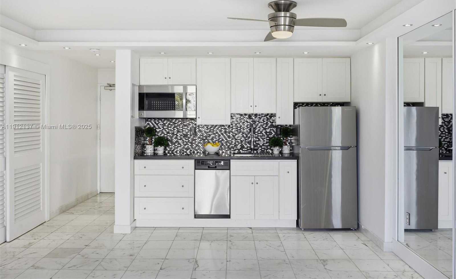 Small Image of 401 OCEAN DR #319, Miami Beach Number 6