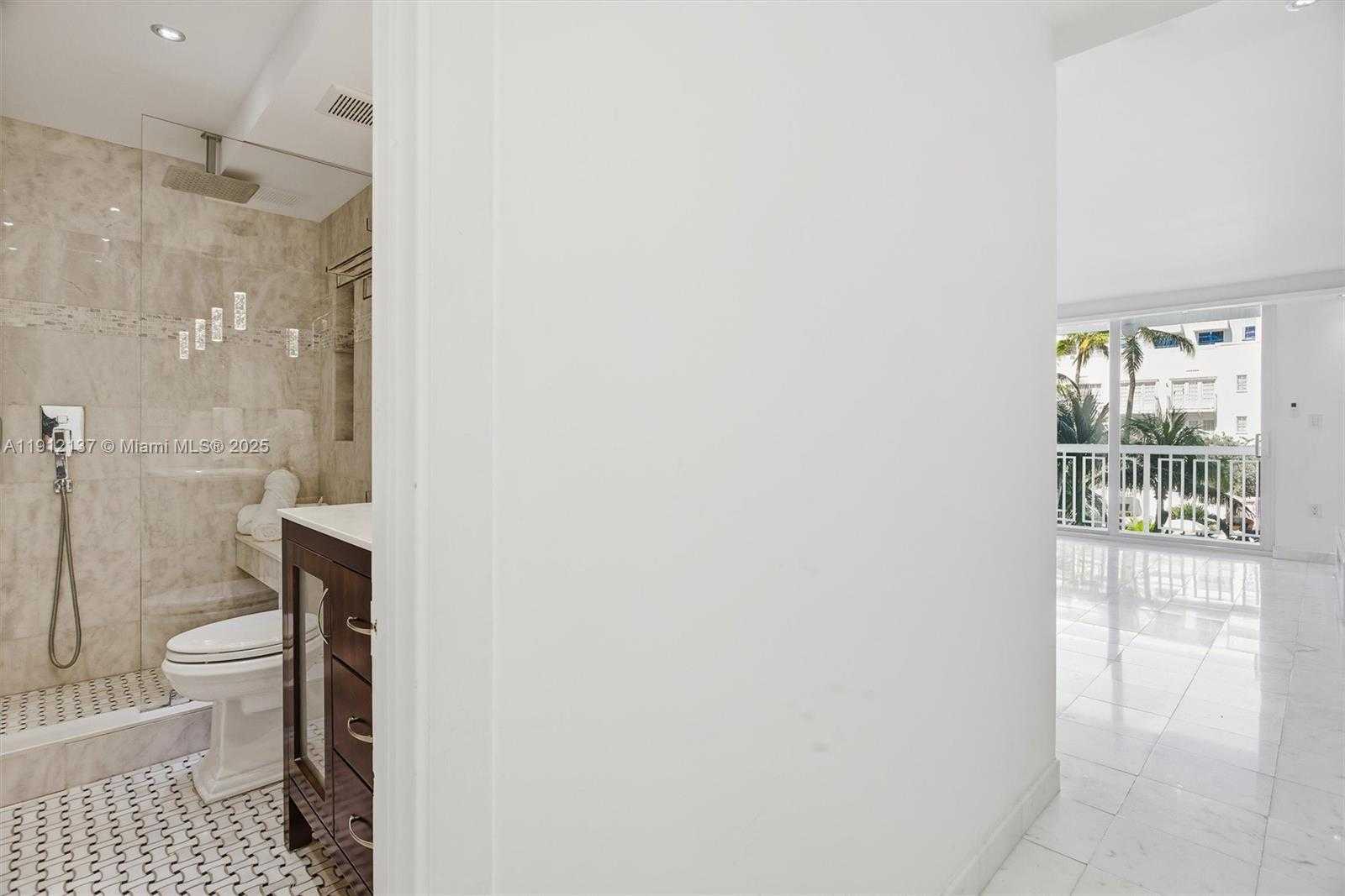 Small Image of 401 OCEAN DR #319, Miami Beach Number 9