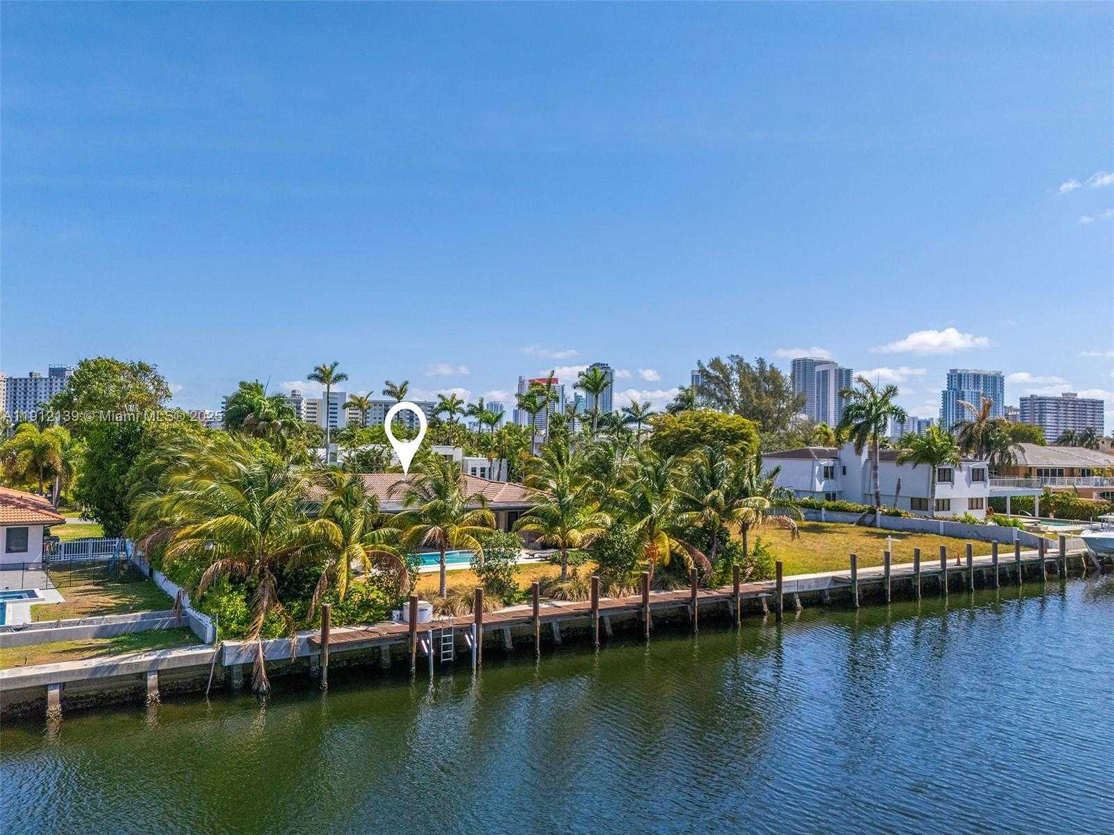 Small Image of 419 ALAMANDA DR, Hallandale Beach Number 1