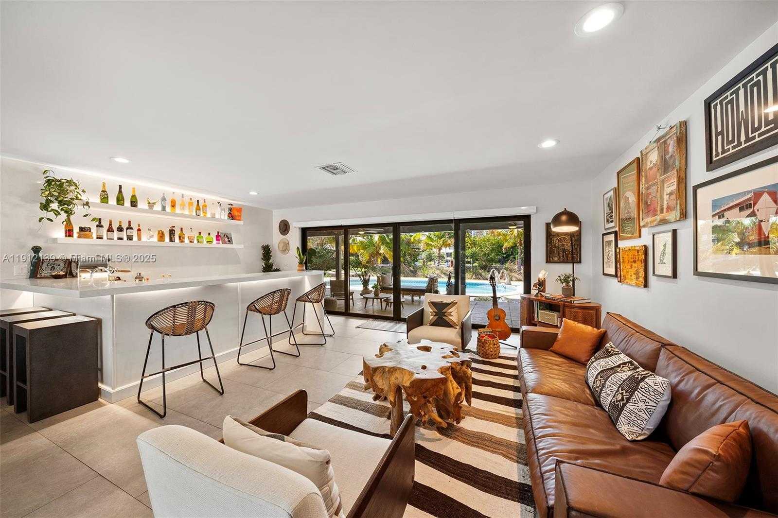 Small Image of 419 ALAMANDA DR, Hallandale Beach Number 10