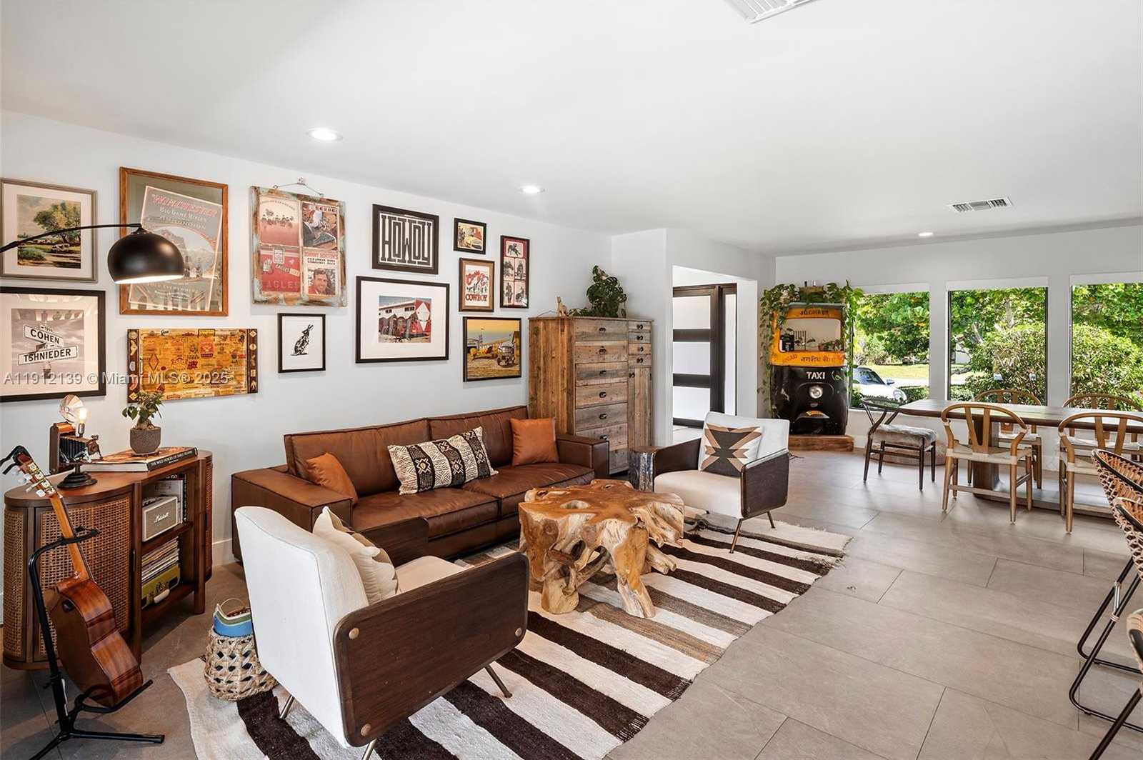 Small Image of 419 ALAMANDA DR, Hallandale Beach Number 11