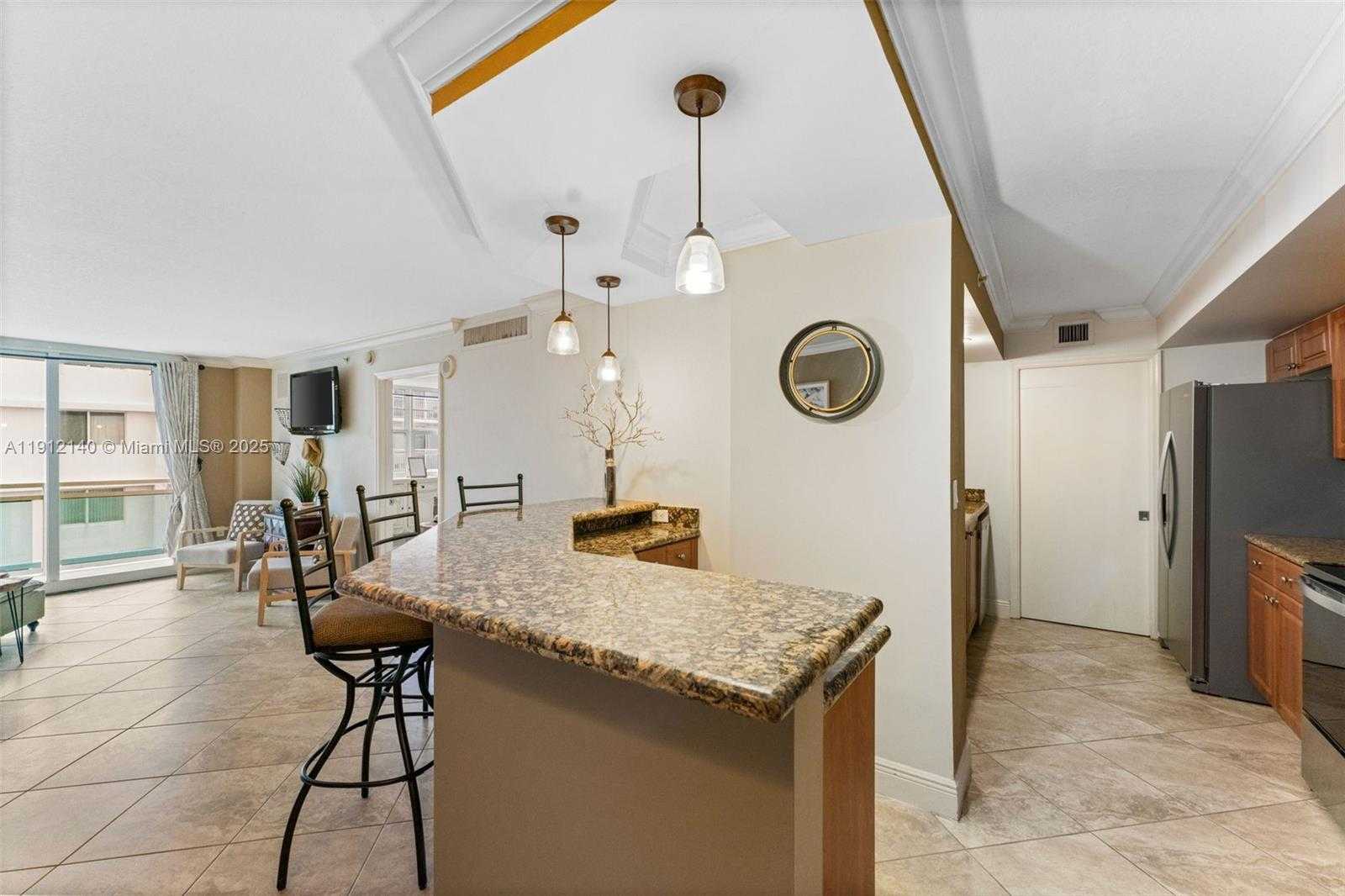 Small Image of 6917 COLLINS AVE #506, Miami Beach Number 3