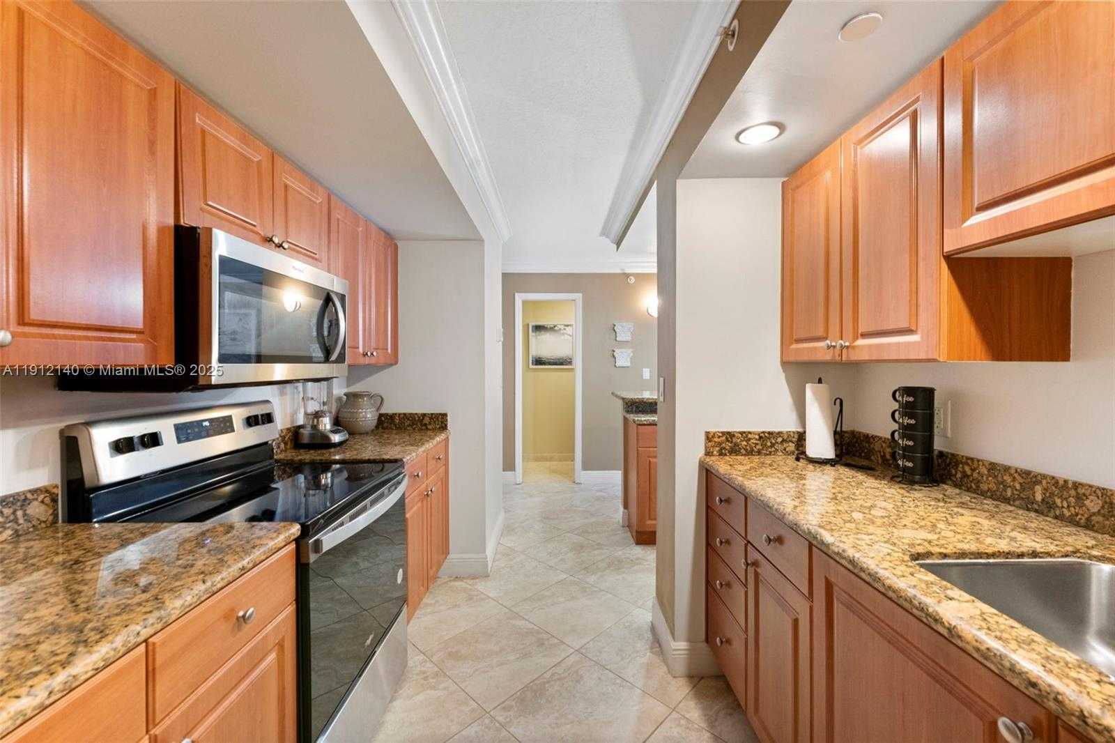 Small Image of 6917 COLLINS AVE #506, Miami Beach Number 5