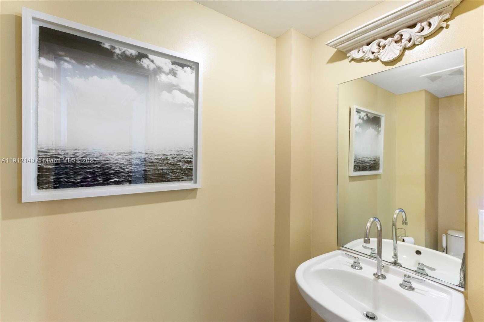 Small Image of 6917 COLLINS AVE #506, Miami Beach Number 9