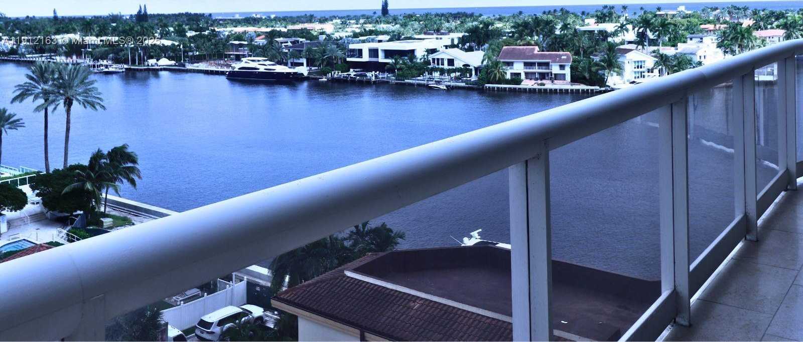 Small Image of 20191 EAST COUNTRY CLUB DR #805, Aventura Number 1