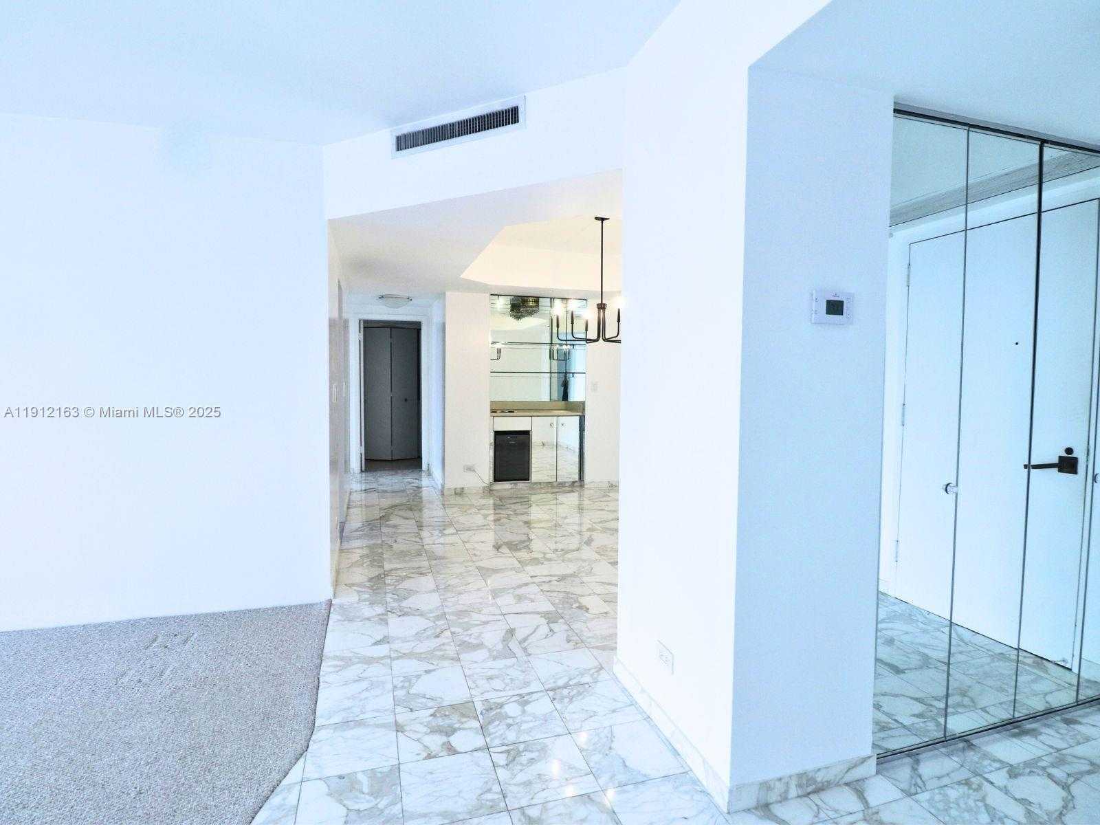 Small Image of 20191 EAST COUNTRY CLUB DR #805, Aventura Number 4