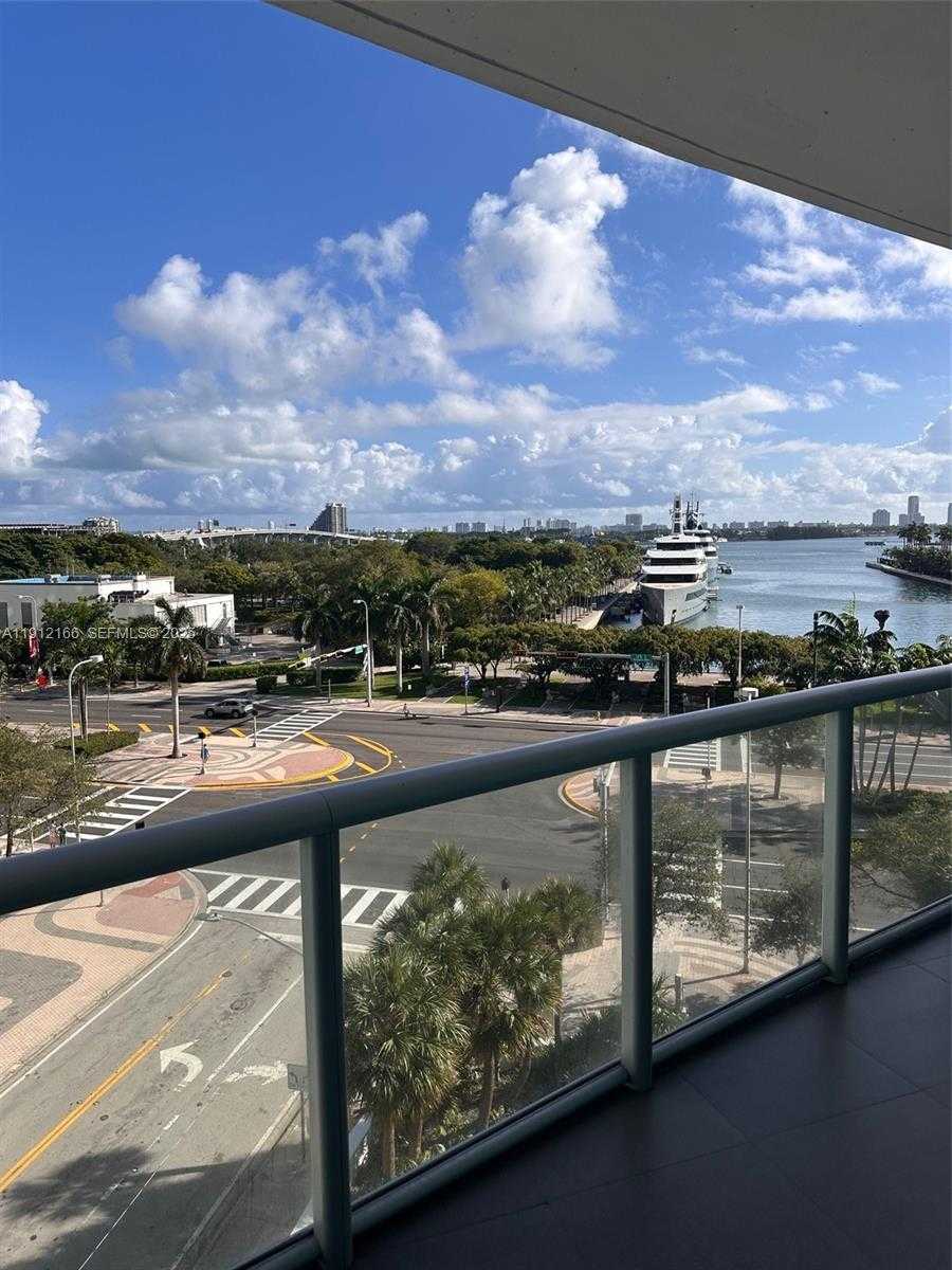 Small Image of 888 BISCAYNE BLVD #512, Miami Number 4