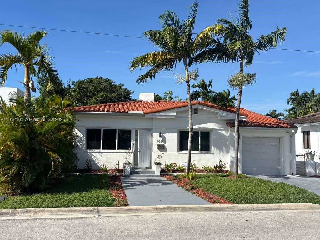 Small Image of 9324 BYRON AVE, Surfside Number 1