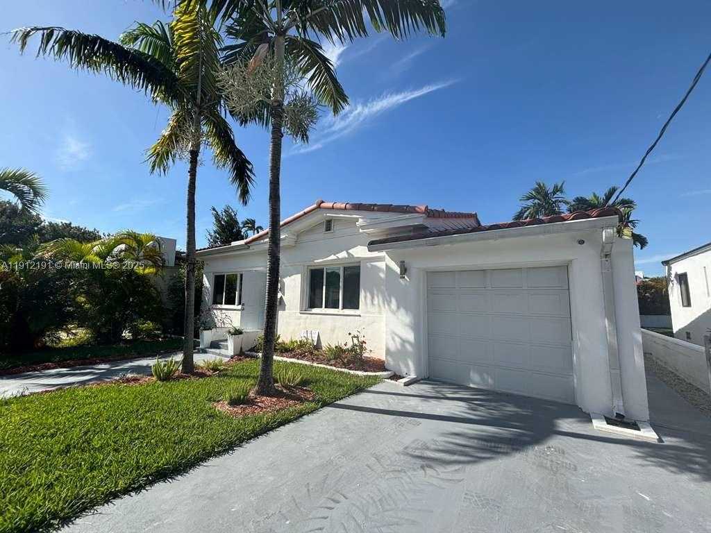 Small Image of 9324 BYRON AVE, Surfside Number 2