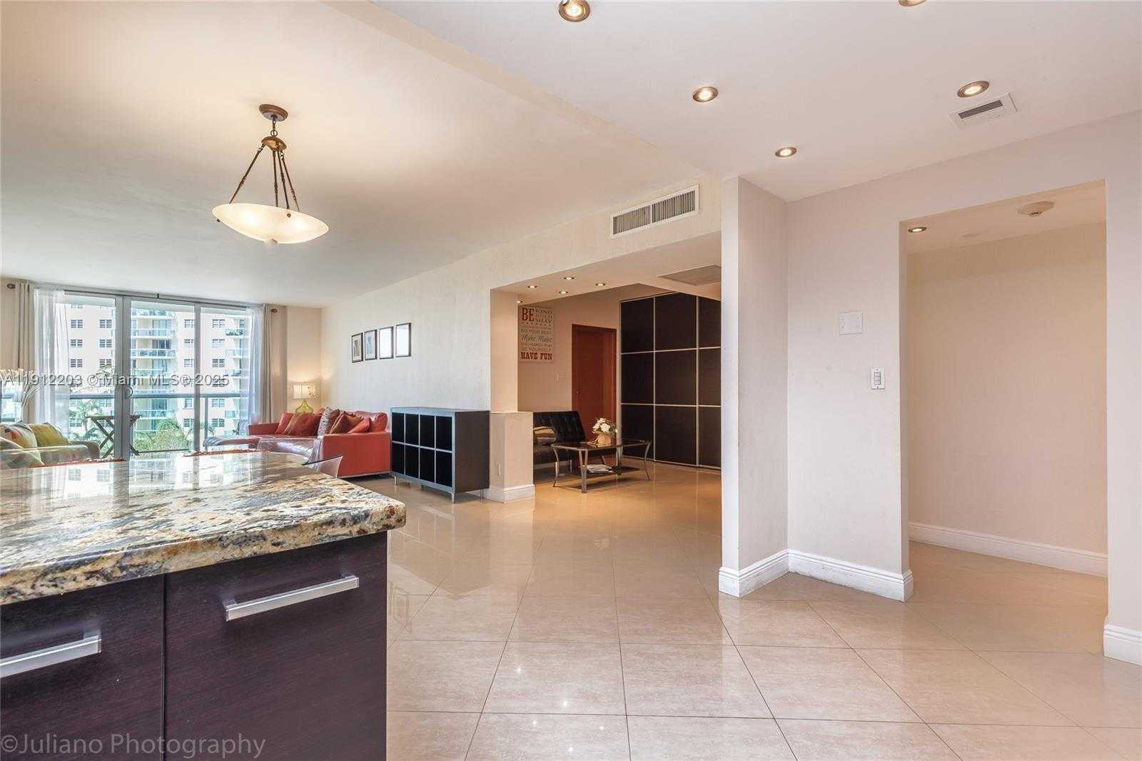 Small Image of 19380 COLLINS AVE #427, Sunny Isles Beach Number 4