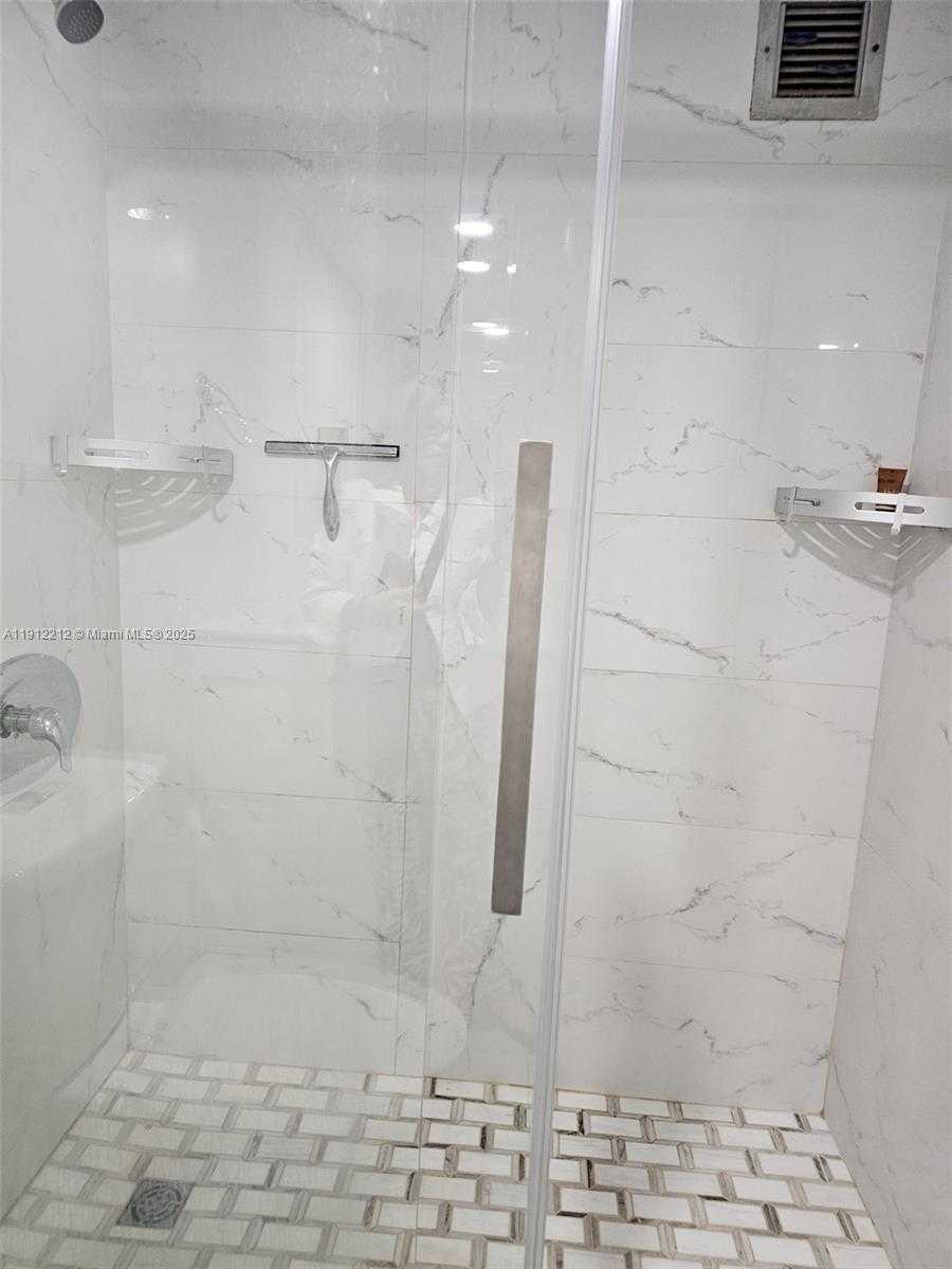 Small Image of 2000 ATLANTIC SHORES BLVD #104, Hallandale Beach Number 2