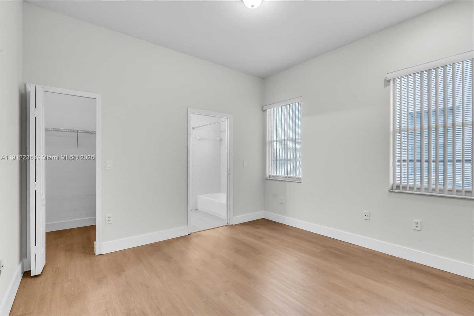 Small Image of 8920 NORTH WEST 180TH TER, Hialeah Number 14