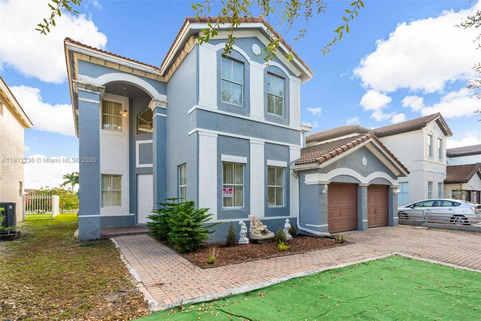 Small Image of 8920 NORTH WEST 180TH TER, Hialeah Number 2